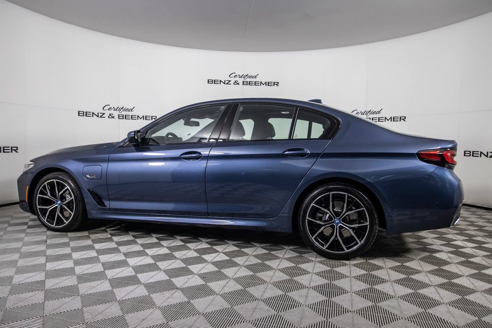 Used 2023 BMW 530e w/ M Sport Package RWD image 11