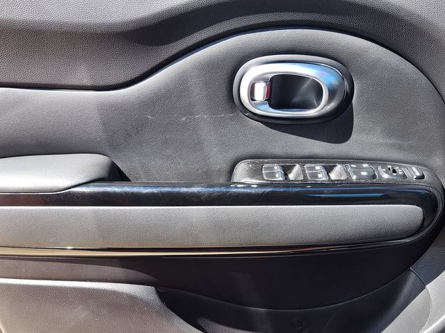Used 2018 Kia Soul ! w/ Tech Package FWD image 24