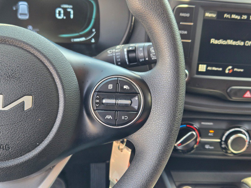 Used 2025 Kia Soul LX w/ LX Technology Package FWD image 29