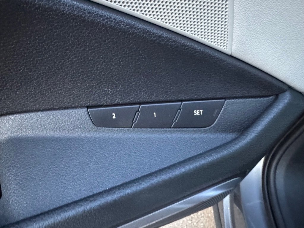 Used 2019 Audi e-tron Premium Plus image 20