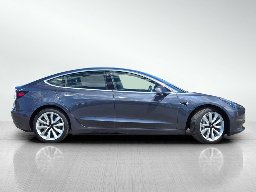 Used 2018 Tesla Model 3 Mid Range image 3