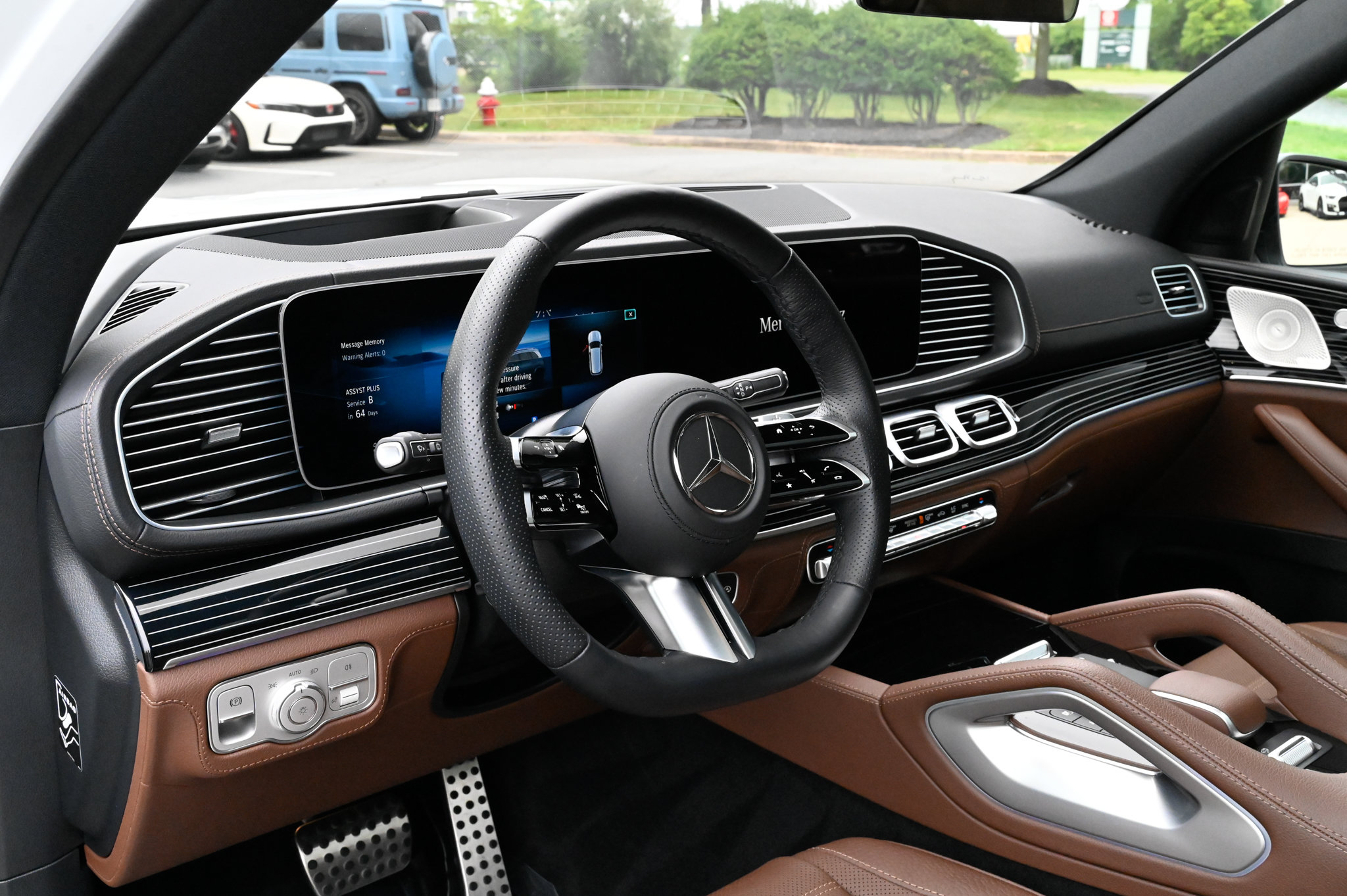 Used 2025 Mercedes-Benz GLS 580 4MATIC image 17