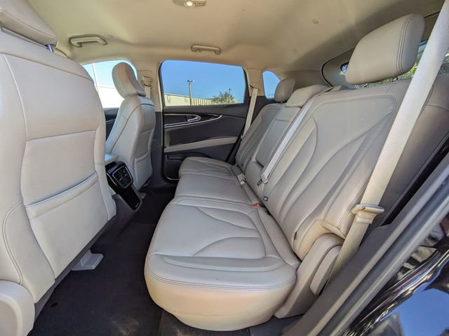 Used 2022 Lincoln Nautilus FWD w/ Premium Package image 16