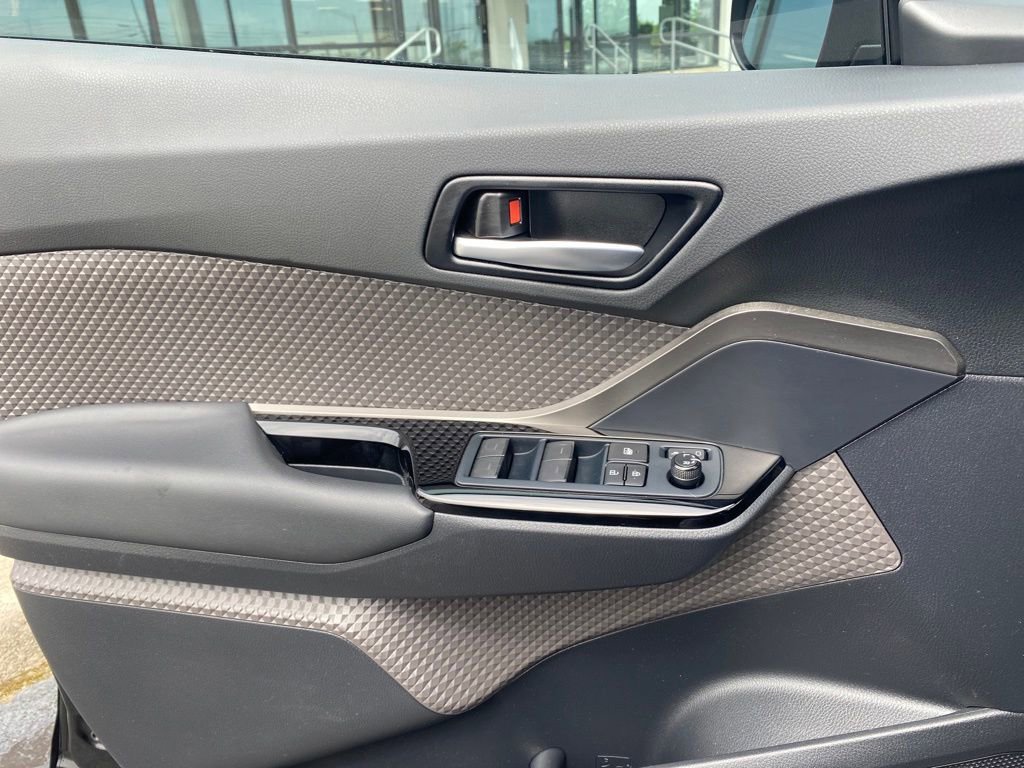 Used 2022 Toyota C-HR Limited FWD image 17