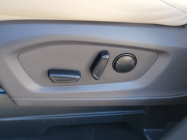 Used 2023 Ford Explorer Platinum w/ Technology Package image 14