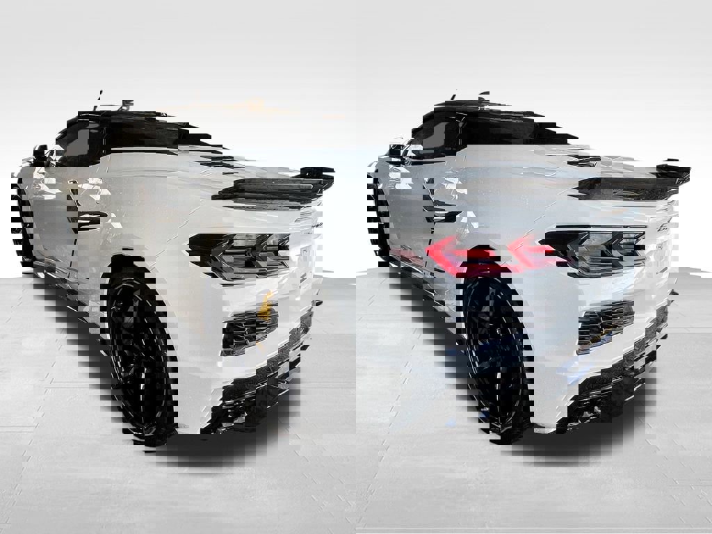 Certified 2025 Chevrolet Corvette E-Ray w/ Stealth Interior Trim Package image 8