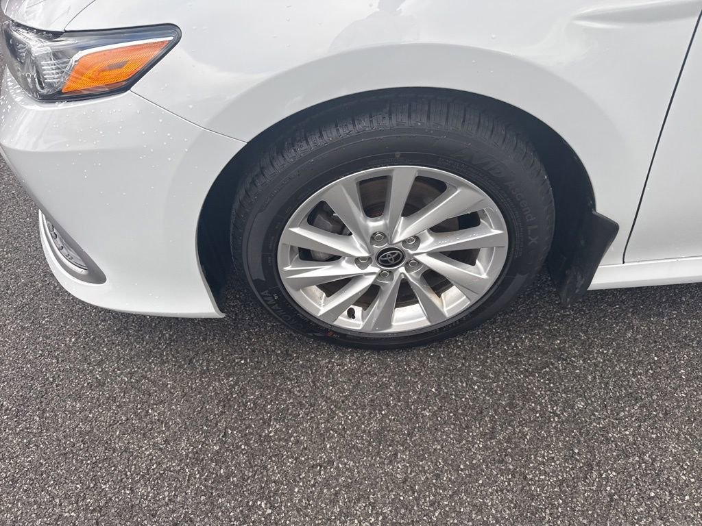 Used 2023 Toyota Camry LE image 9