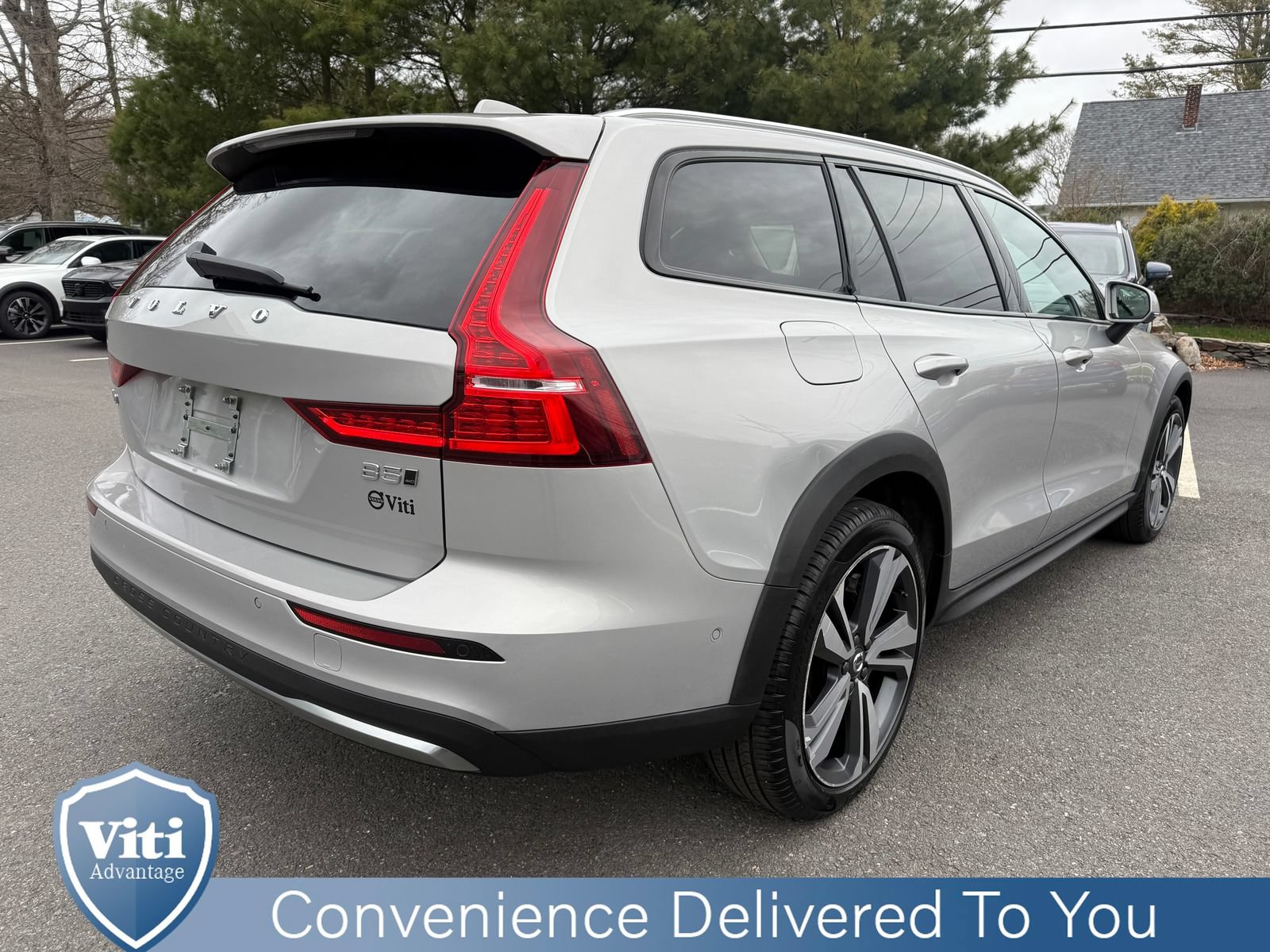 Used 2025 Volvo V60 B5 Cross Country Plus AWD/4WD image 8