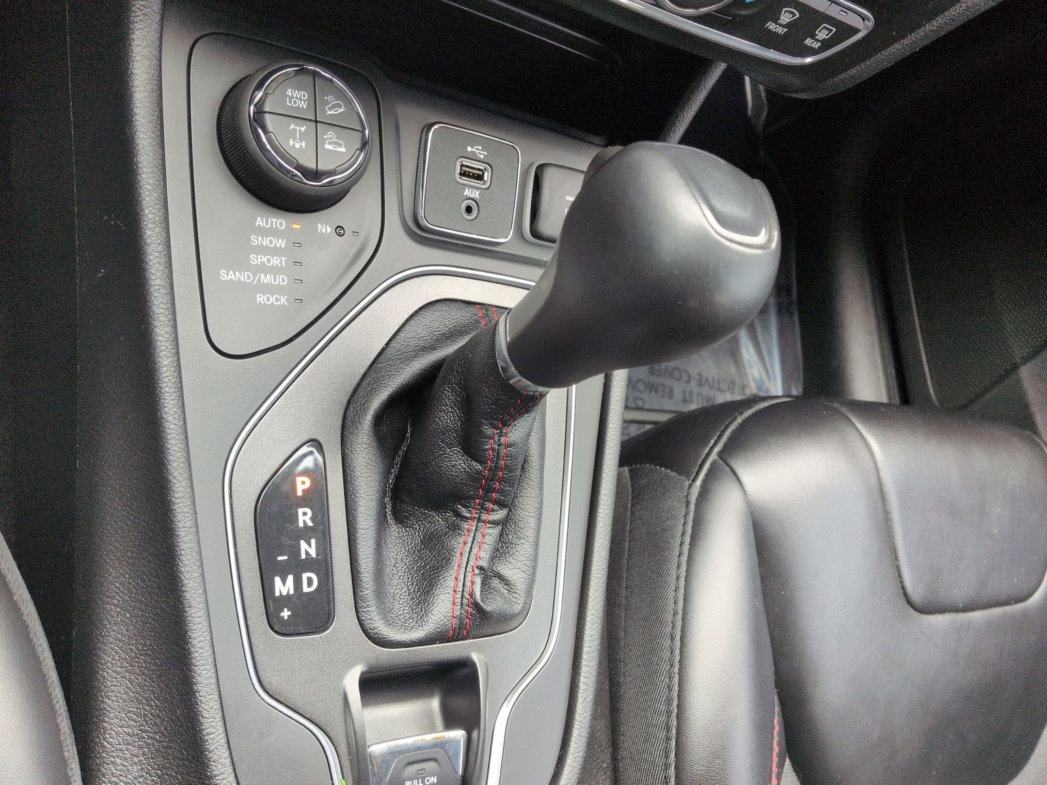 Used 2019 Jeep Cherokee Trailhawk w/ Comfort/Convenience Group image 23