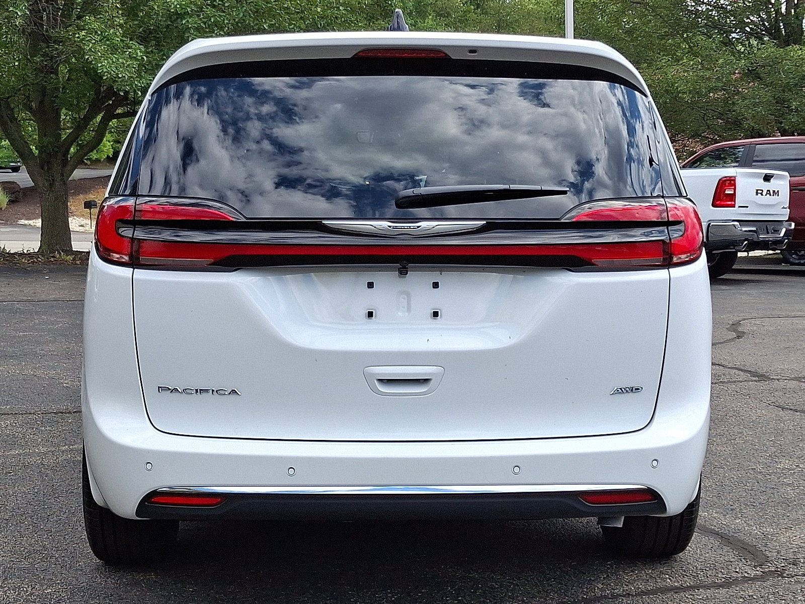New 2026 Chrysler Pacifica Select image 5
