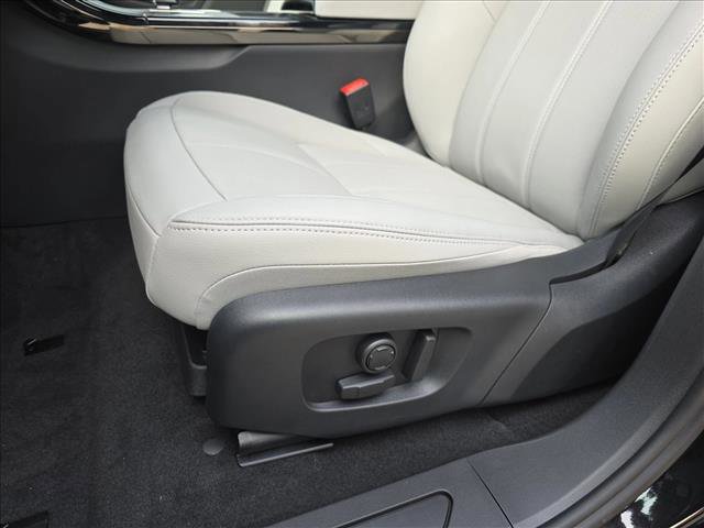 New 2026 Land Rover Range Rover Evoque S image 28