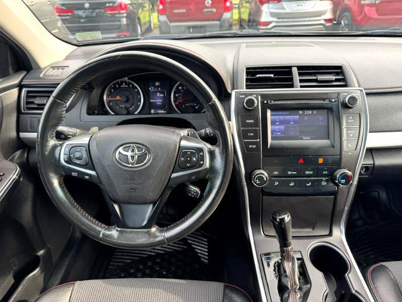 Used 2017 Toyota Camry SE image 18