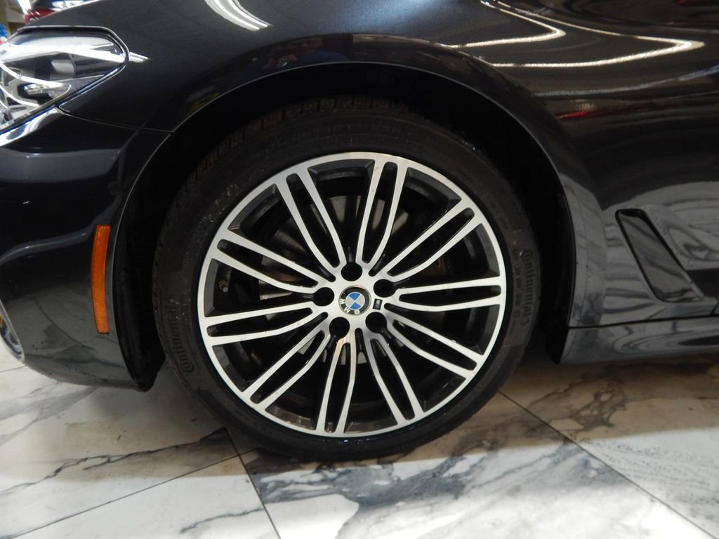 Used 2020 BMW 540i xDrive w/ M Sport Package image 11