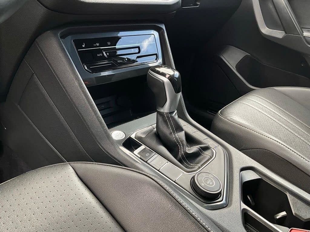 Used 2022 Volkswagen Tiguan SE R-Line image 19