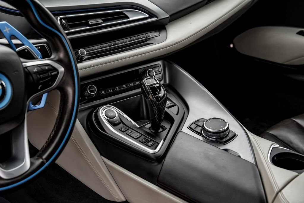 Used 2015 BMW i8 image 20