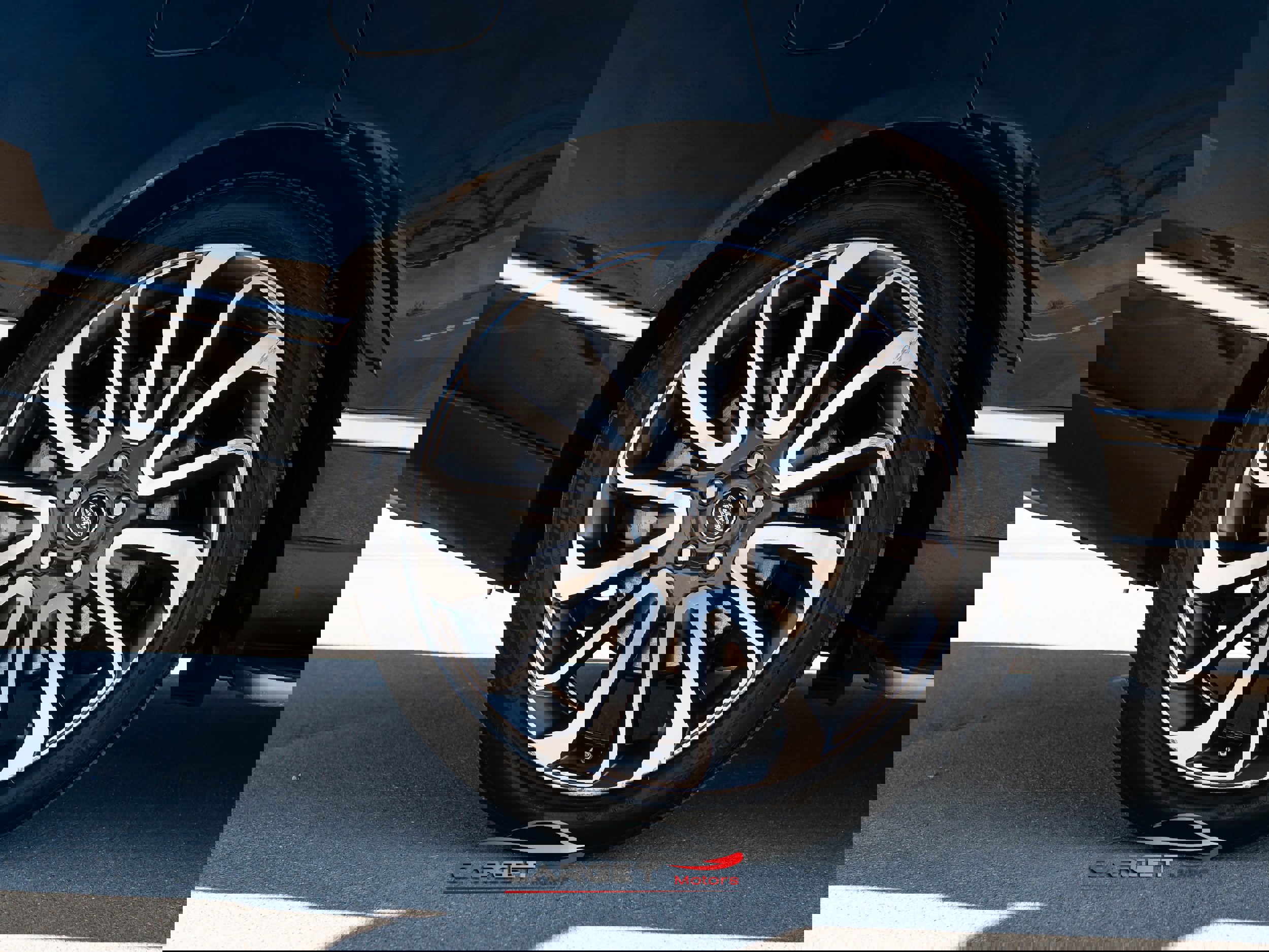 Used 2019 Land Rover Range Rover Autobiography image 10