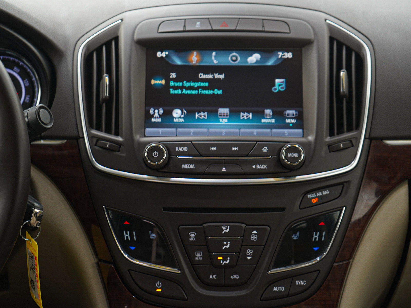 Used 2016 Buick Regal image 15