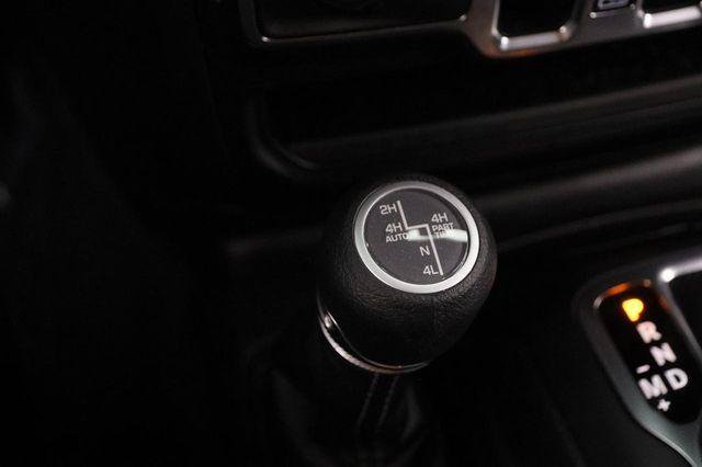 Used 2025 Jeep Wrangler Unlimited Sahara AWD/4WD image 20