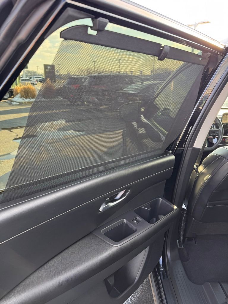 Used 2025 Nissan Pathfinder SL image 18