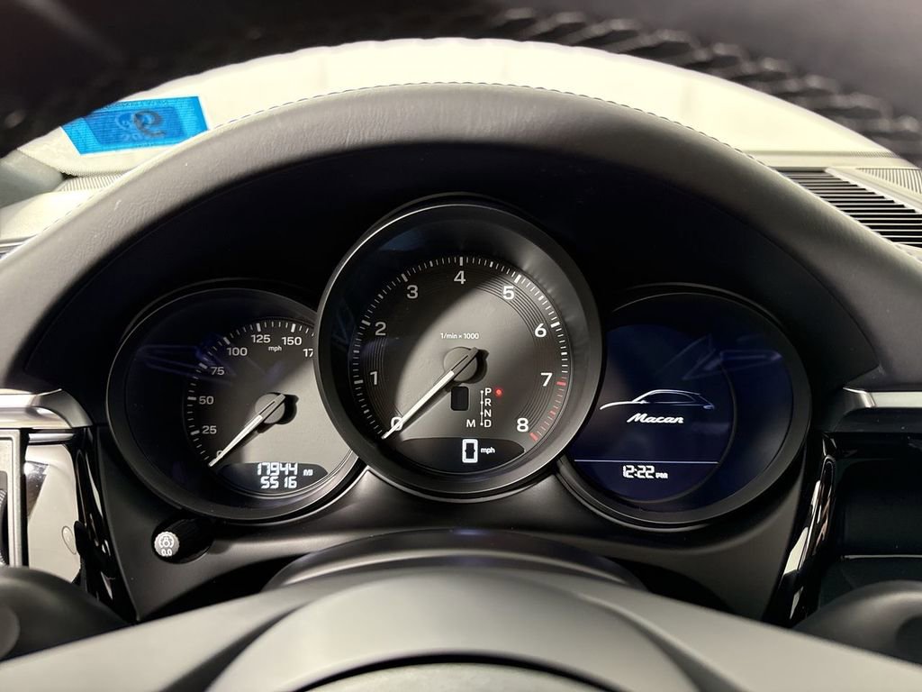 Certified 2024 Porsche Macan Turbo image 37