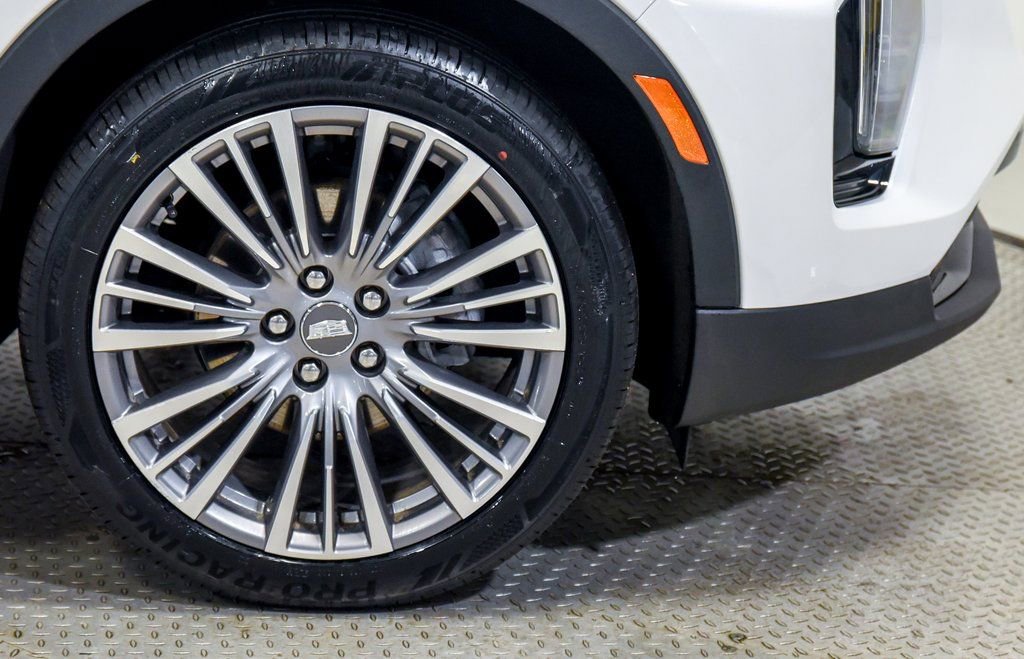 Used 2024 Cadillac XT4 Premium Luxury image 13