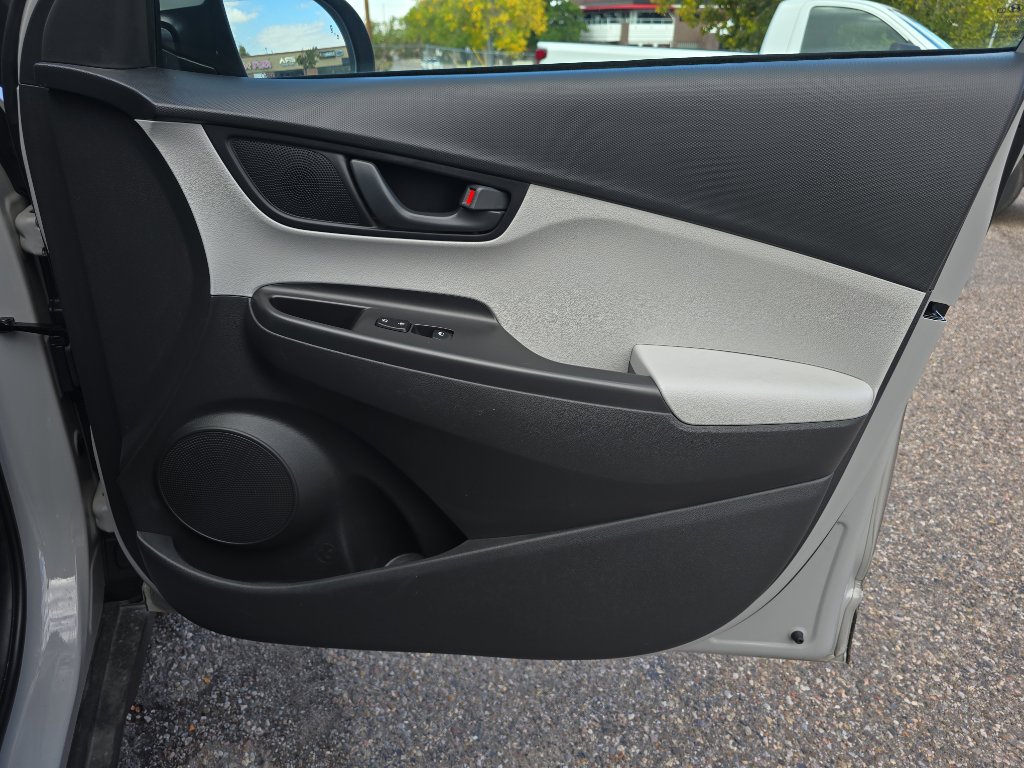 Used 2023 Hyundai Kona SEL image 22