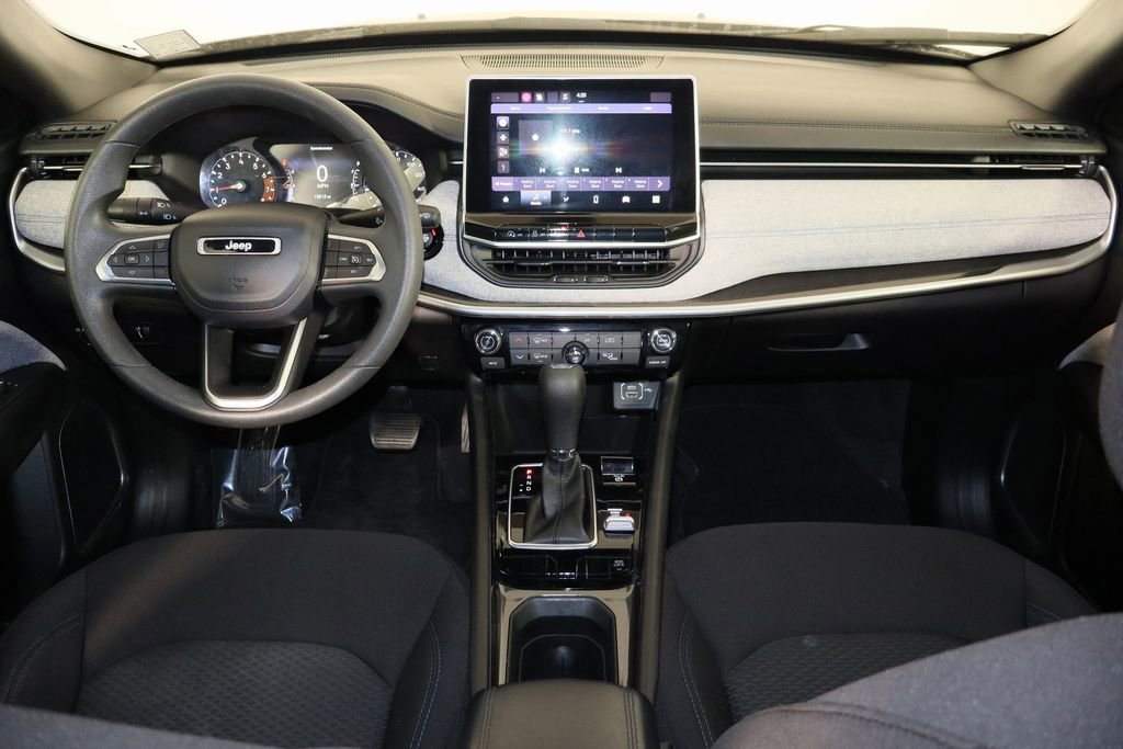 Used 2023 Jeep Compass Sport image 14
