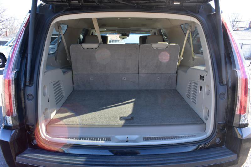 Used 2019 Cadillac Escalade ESV Luxury image 7