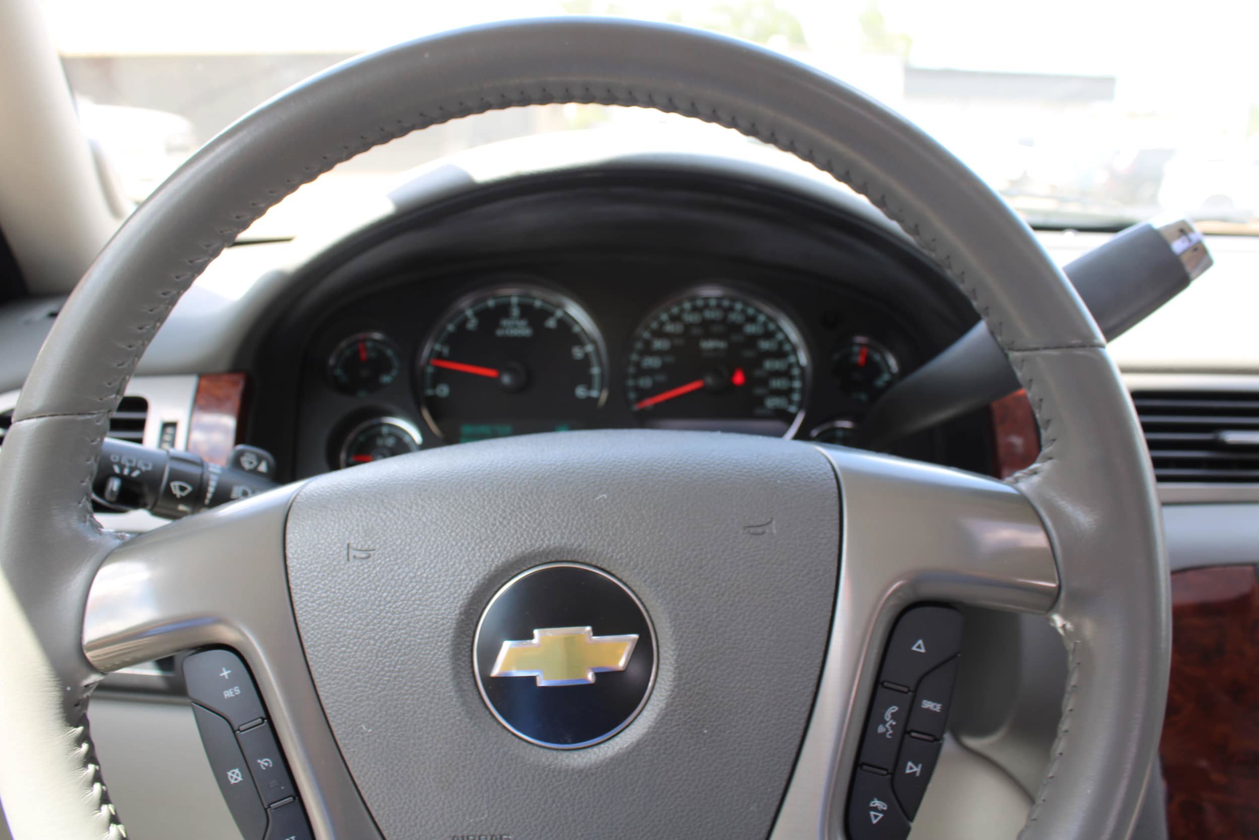 Used 2010 Chevrolet Tahoe LTZ RWD image 25