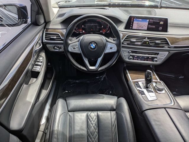 Used 2020 BMW 750i xDrive w/ Cold Weather Package AWD/4WD image 14