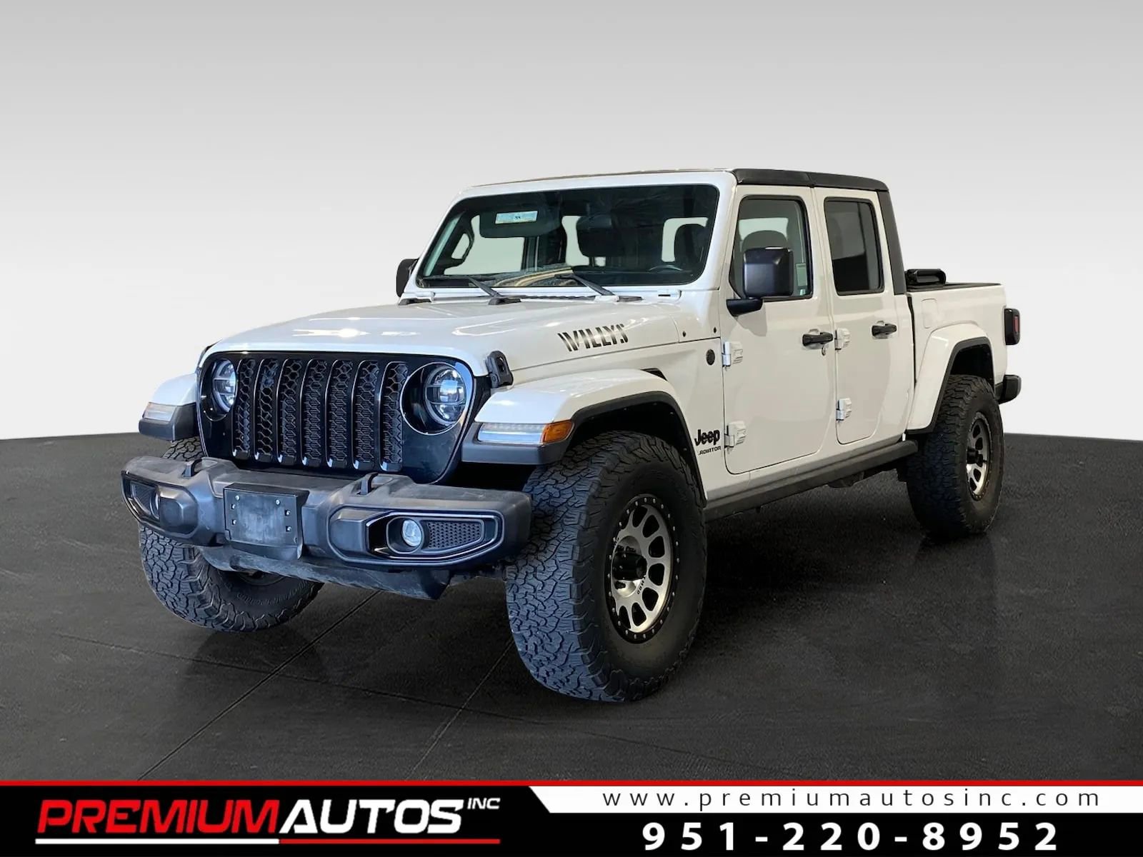 Used 2022 Jeep Gladiator Willys AWD/4WD image 1