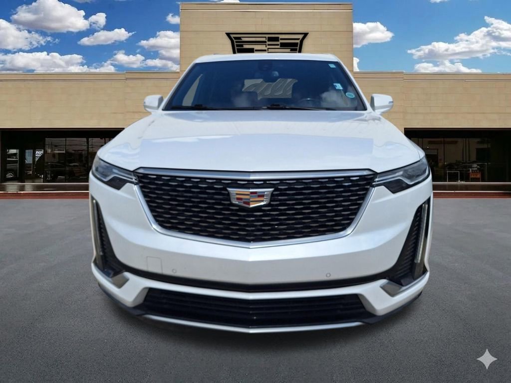 Used 2021 Cadillac XT6 Luxury FWD image 2