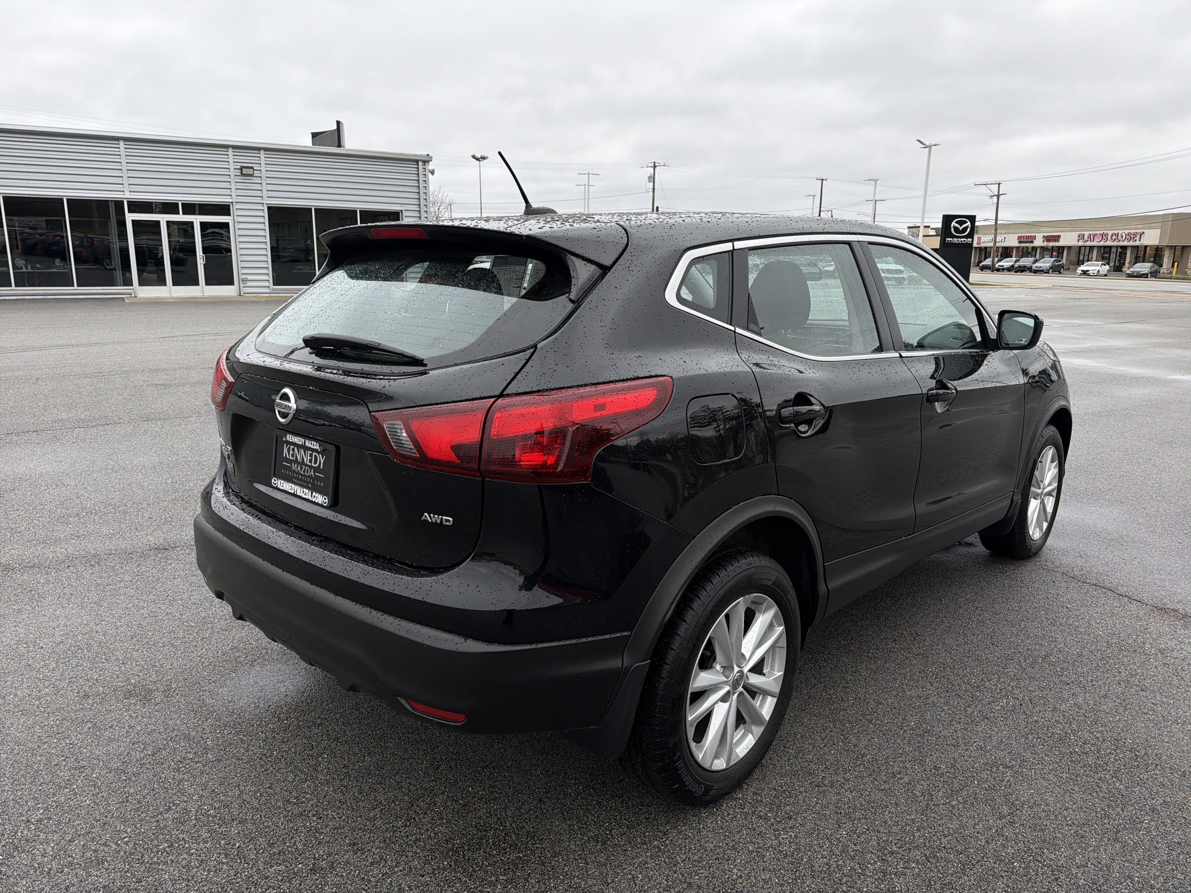 Used 2017 Nissan Rogue Sport S w/ S Appearance Package image 3