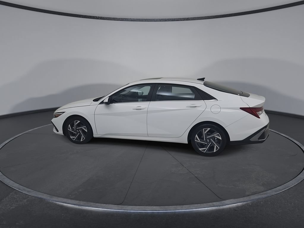 Used 2025 Hyundai Elantra Limited FWD image 8