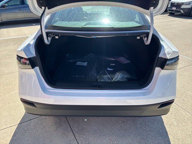 Used 2027 Nissan Sentra SV w/ Floor Mat Package FWD image 7