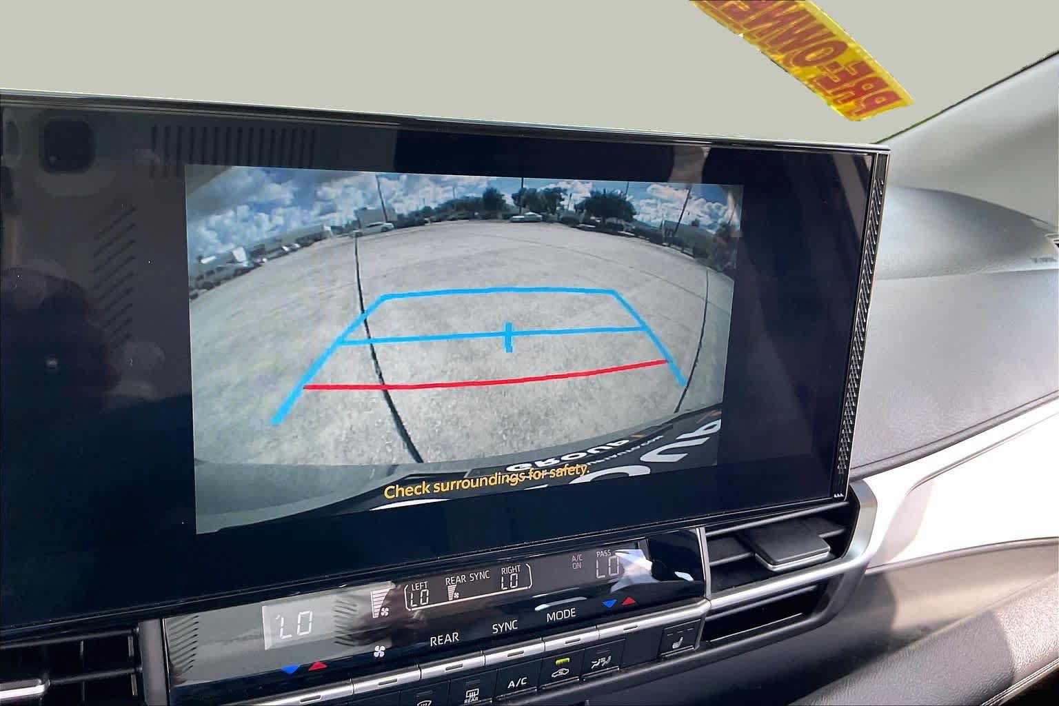 Used 2025 Toyota Sienna XLE FWD image 22