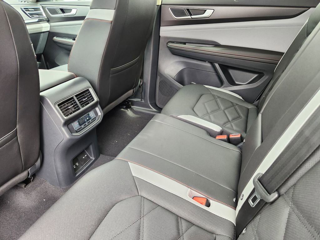 New 2026 Volkswagen Atlas Peak Edition AWD/4WD image 13
