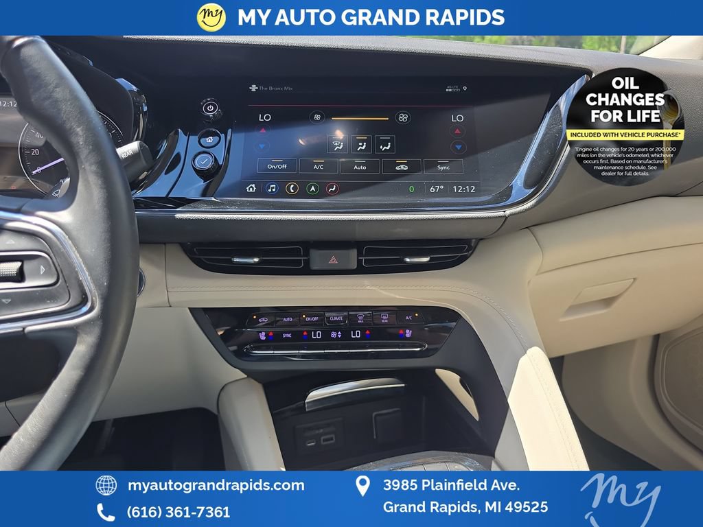 Used 2023 Buick Envision Avenir AWD/4WD image 18