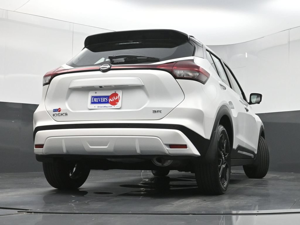 Used 2024 Nissan Kicks SR FWD image 27