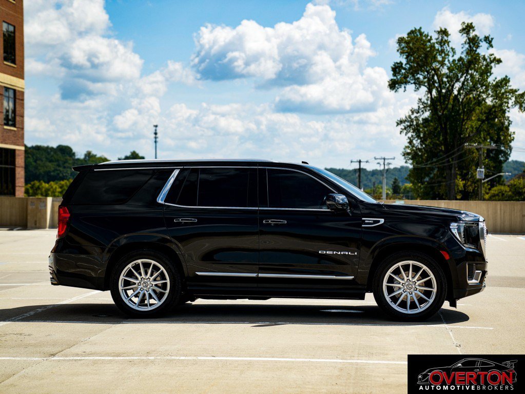 Used 2023 GMC Yukon Denali w/ Denali Reserve Package AWD/4WD image 9