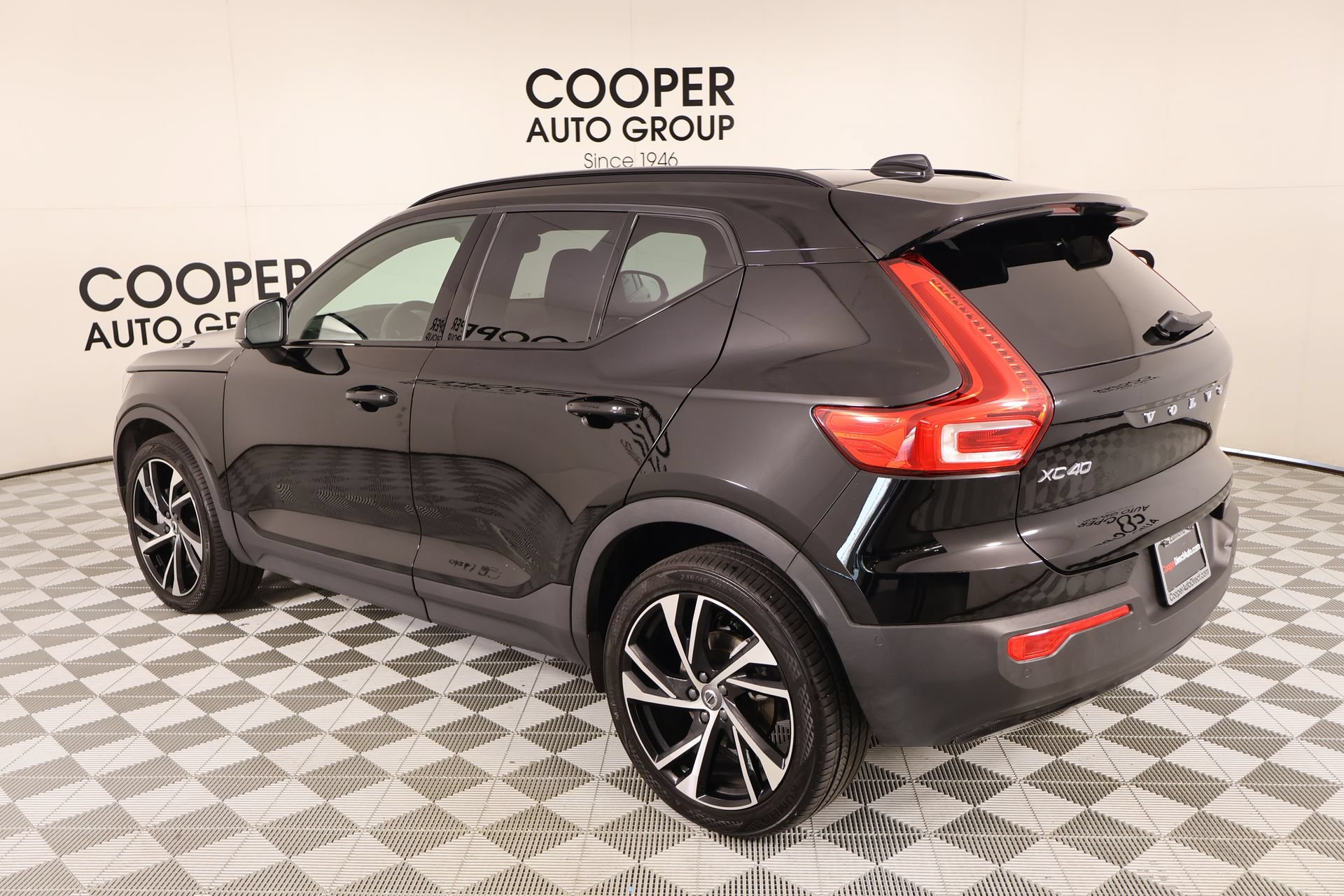 Used 2022 Volvo XC40 T5 R-Design w/ Advanced Package AWD/4WD image 24