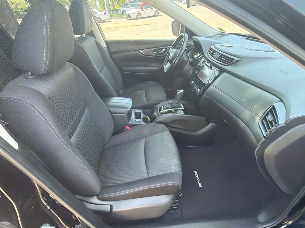 Used 2020 Nissan Rogue SV w/ Sun & Sound Touring Package AWD/4WD image 28