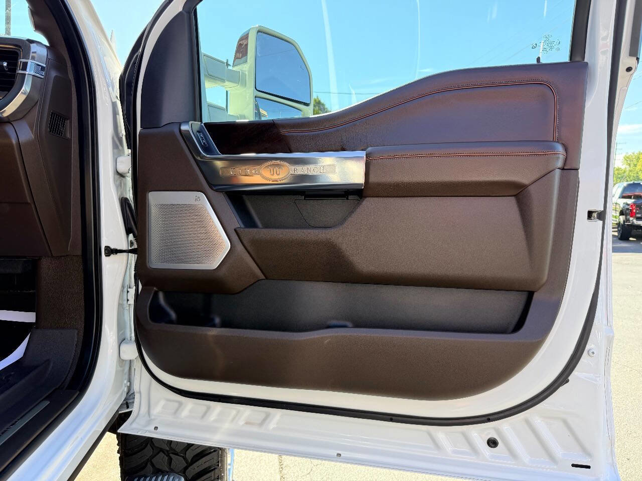 Used 2023 Ford F350 King Ranch w/ Chrome Package image 43
