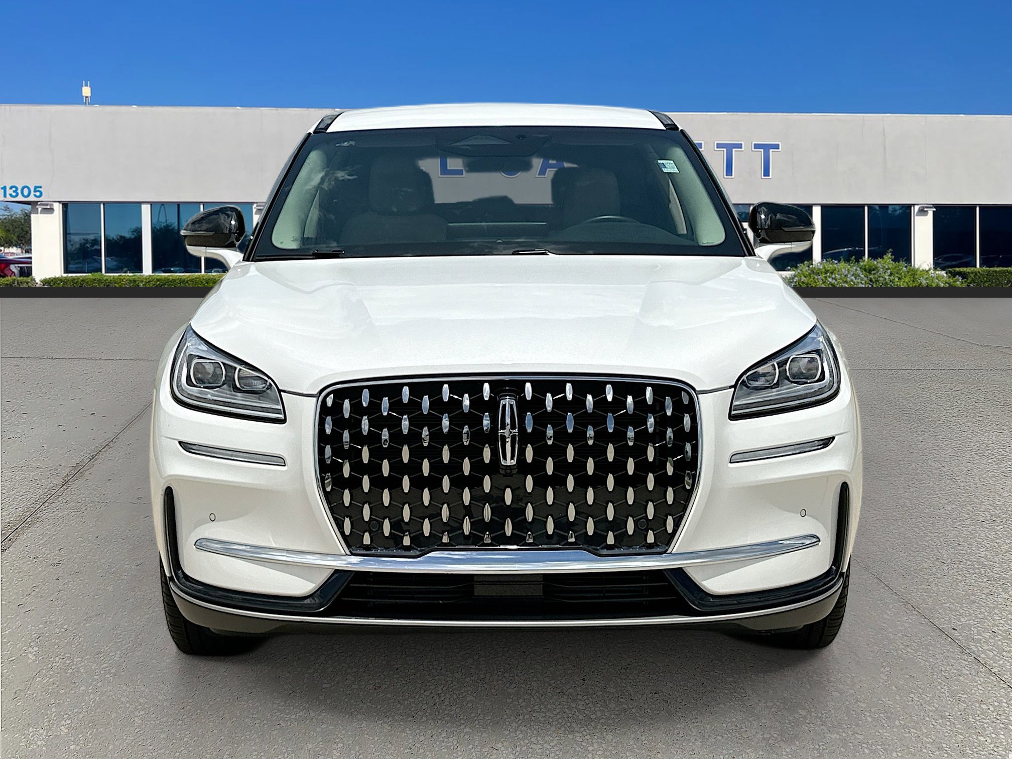 Used 2025 Lincoln Corsair Reserve FWD image 2