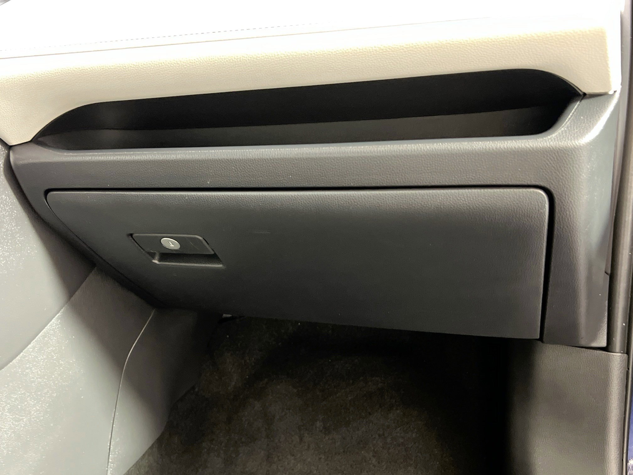 Used 2025 Toyota RAV4 XLE w/ Convenience Package image 35