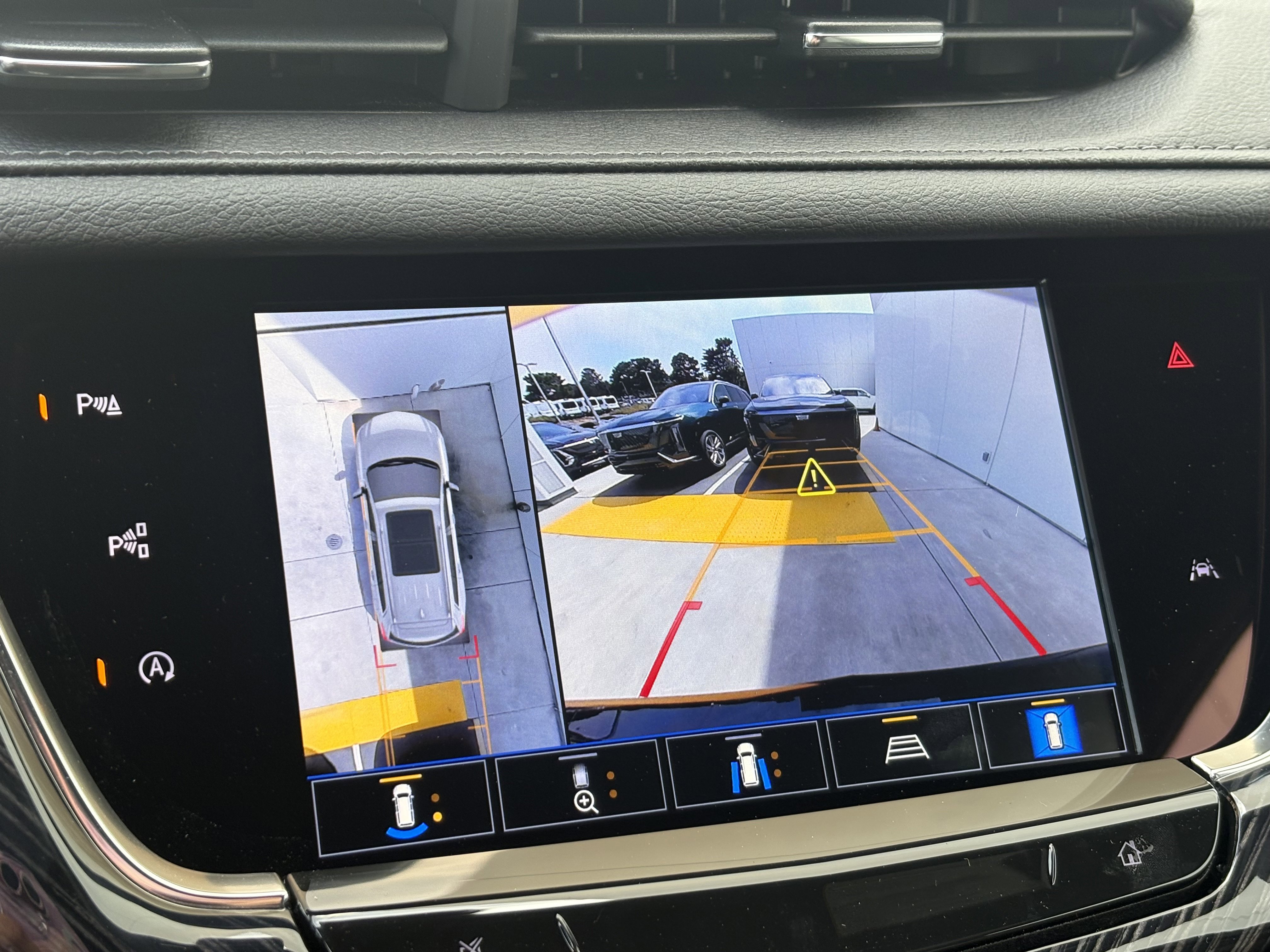 New 2025 Cadillac XT6 Premium Luxury w/ Technology Package image 25