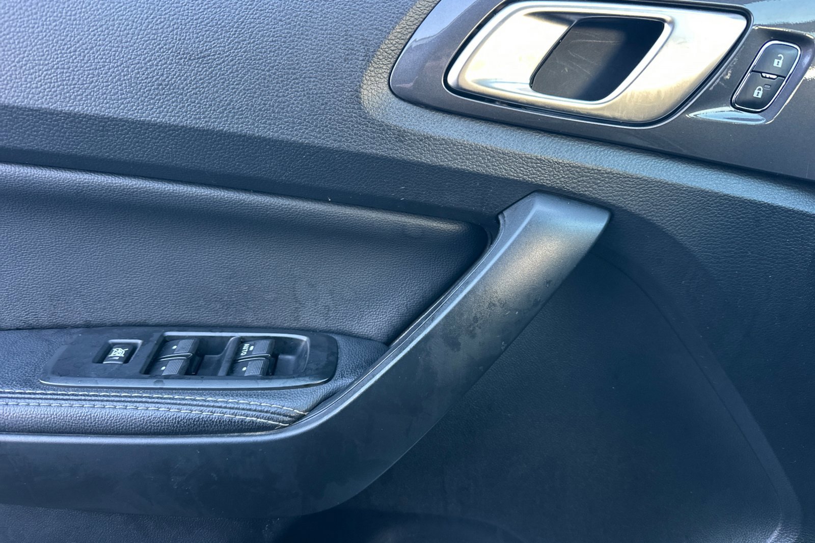 Used 2019 Ford Ranger Lariat w/ Equipment Group 501A Mid image 9