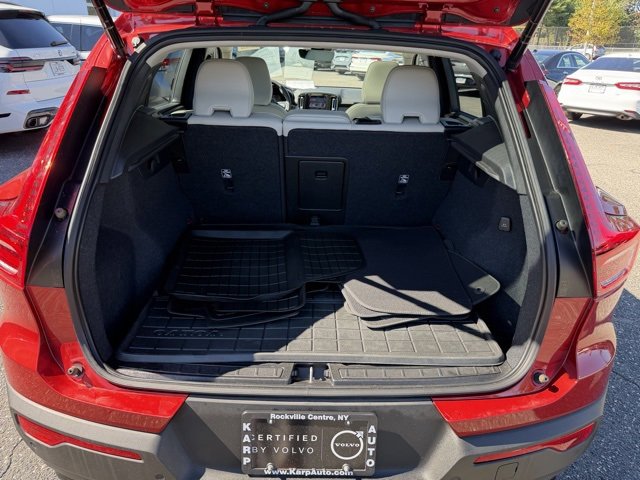 Certified 2023 Volvo XC40 B5 Plus w/ Driver Assist Package image 15