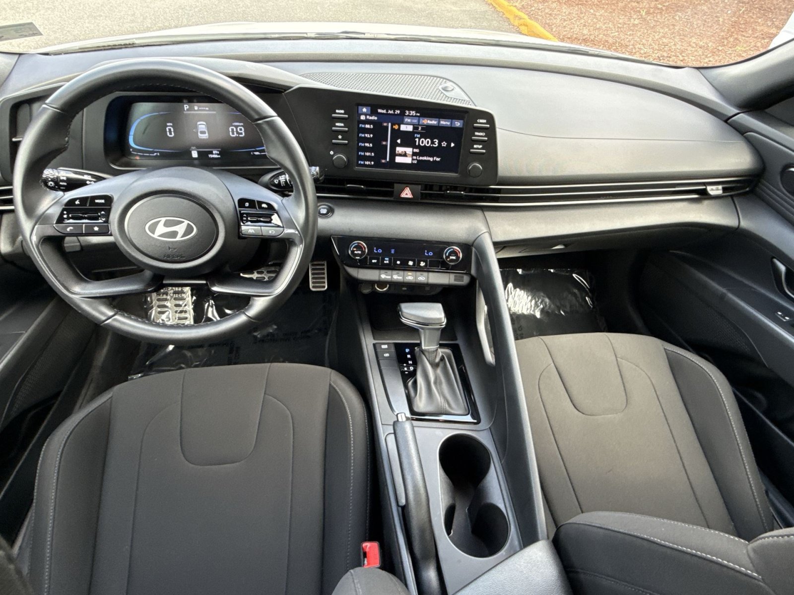 Certified 2025 Hyundai Elantra Sport FWD image 23