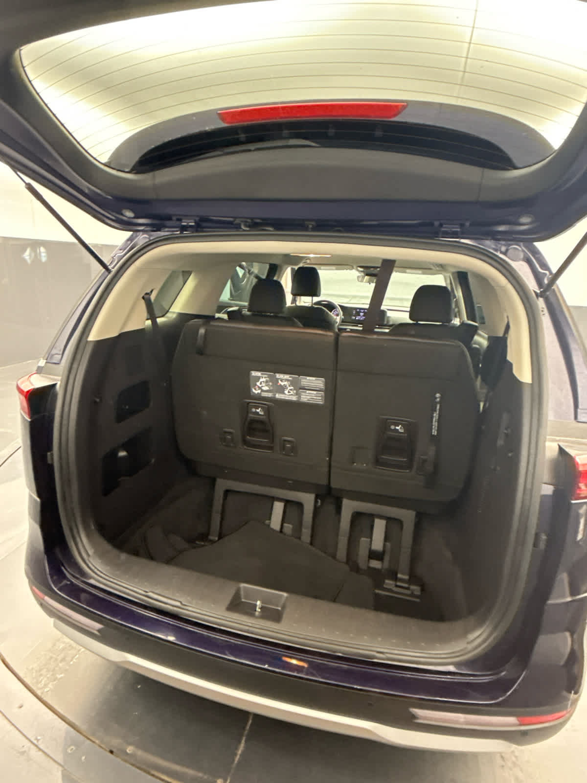Used 2022 Kia Carnival LX FWD image 68